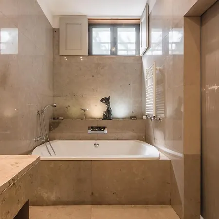 شقة Luxury 4 Bedroom *