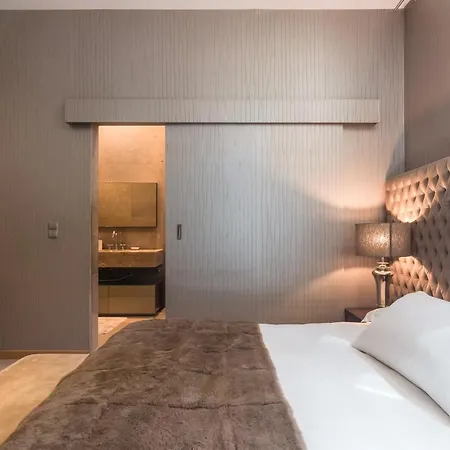 Luxury 4 Bedroom شقة *